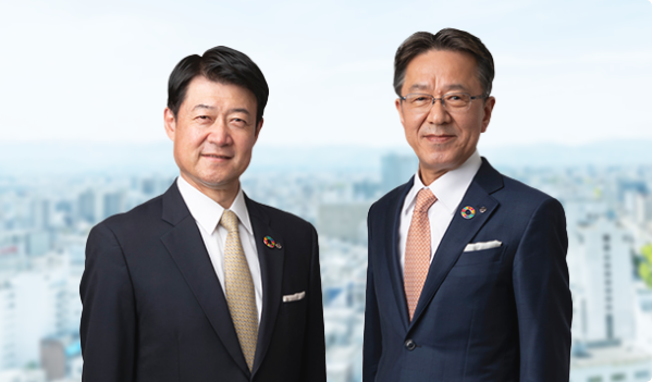 代表取締役会長 庵 栄伸・代表取締役頭取 中澤 宏